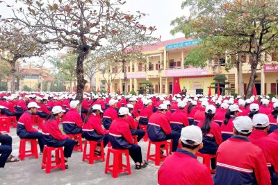 LIÊN ĐỘI TRƯỜNG THCS NINH CƯỜNG SINH HOẠT DƯỚI CỜ CHỦ ĐIỂM “LÒNG BIẾT ƠN” – PHÁT ĐỘNG ỦNG HỘ ĐỒNG BÀO MIỀN TRUNG, TÂY NGUYÊN